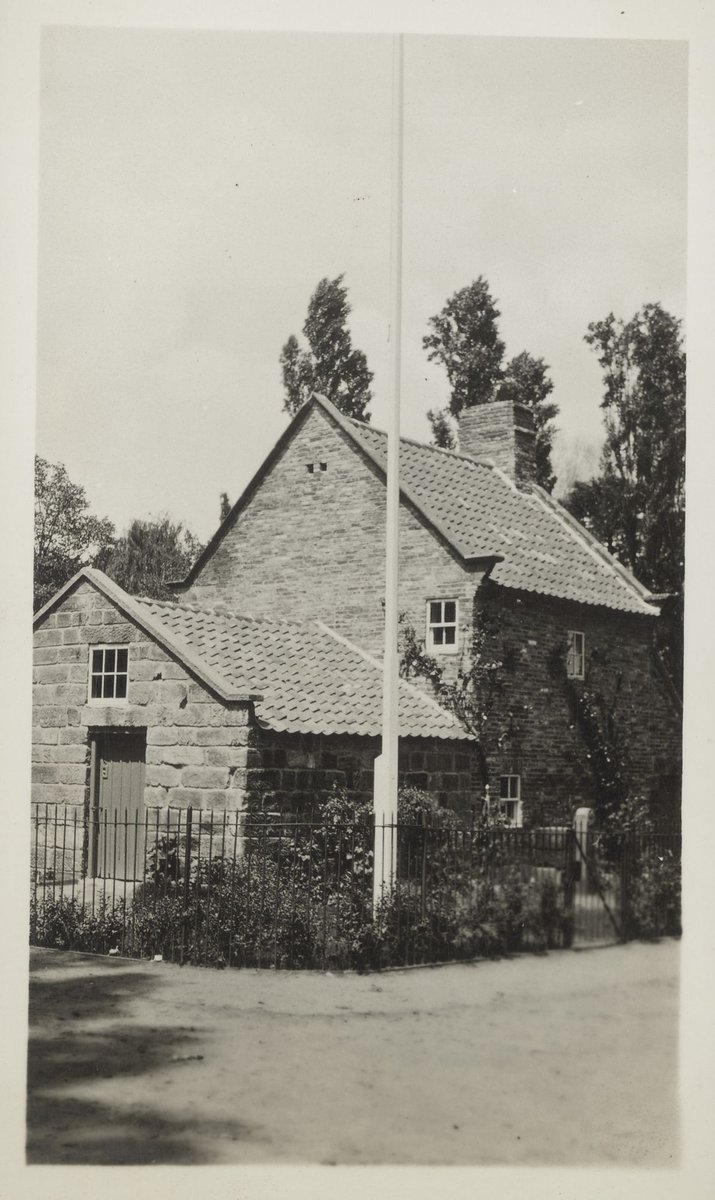 Captain Cook's Cottage, Fitzroy Gardens, Melbourne, East Melbourne (1930s)