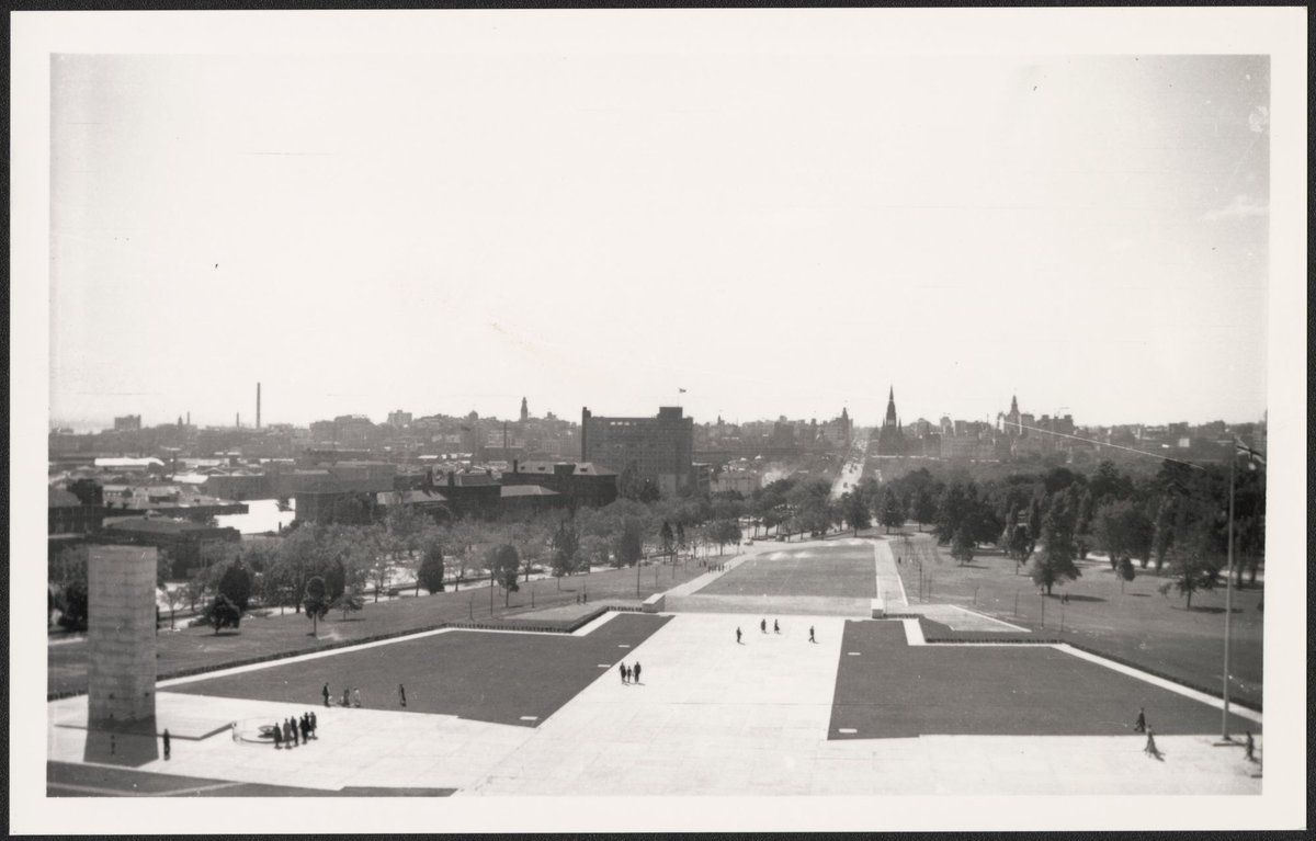 Melbourne at the time of Queen Elizabeth's visit 1954