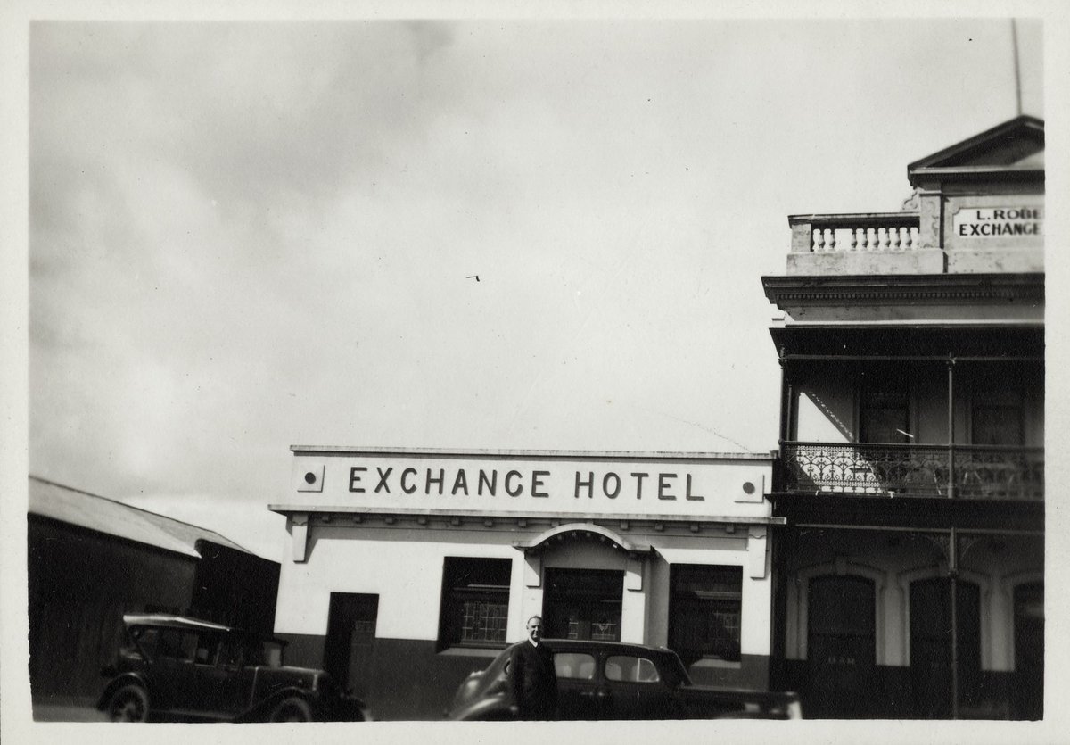 Exchange Hotel Point Nepean Road Cheltenham (1943)