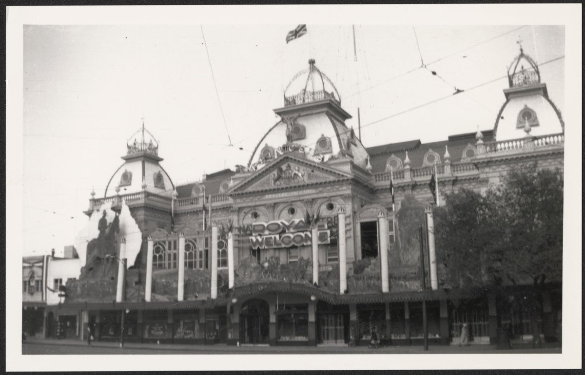 Melbourne at the time of Queen Elizabeth's visit 1954