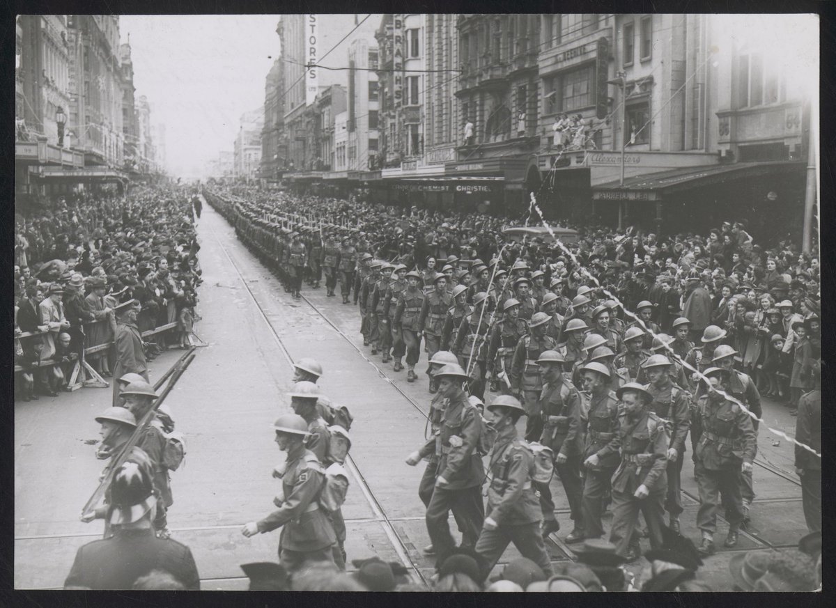 Men of the 17th Brigade ... given a tumultuous welcome ... when they marched through Melbourne (1942)