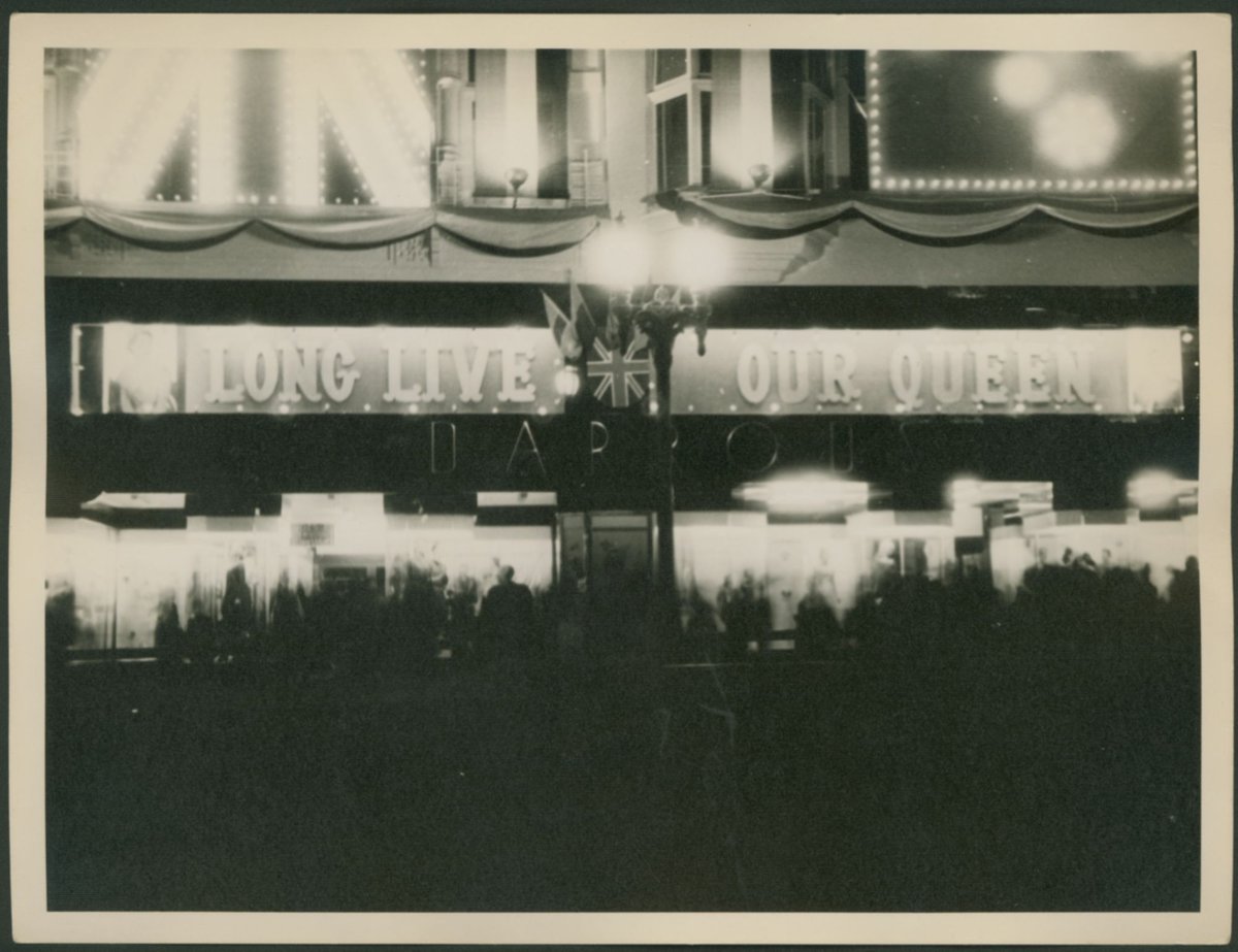 Street scenes of Melbourne at the time of the 1954 Royal Visit