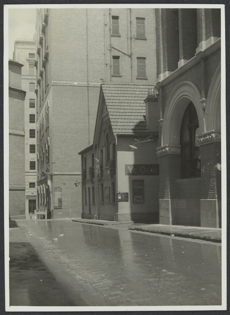Old Mitre Tavern Bank Place Melbourne picture (1930)