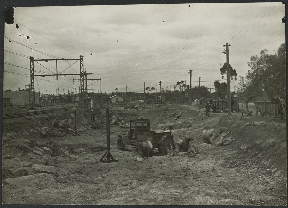 "South Kensington to West Footscray, excavating" (1926)