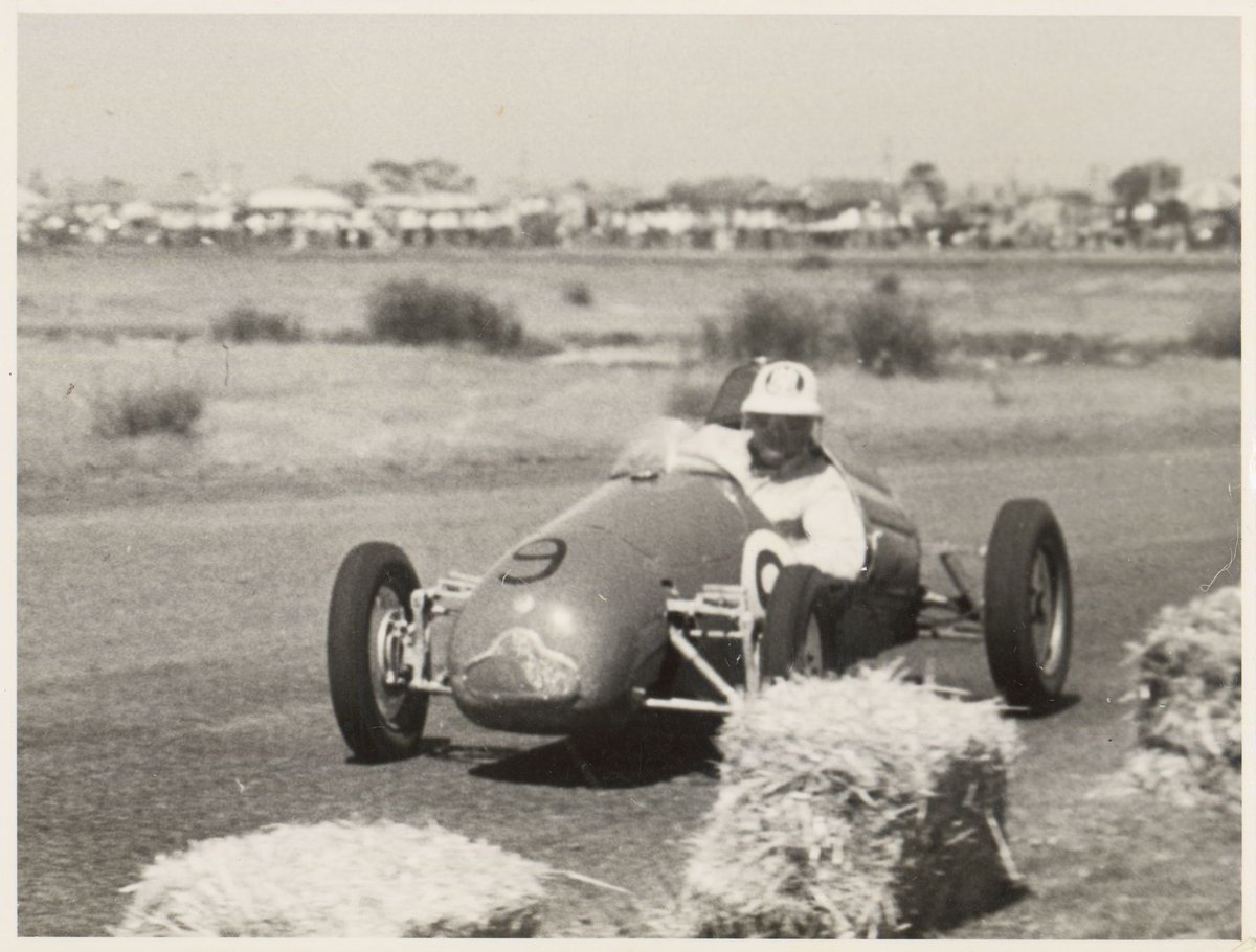 Car No. 9 racing at Altona (1950–54)