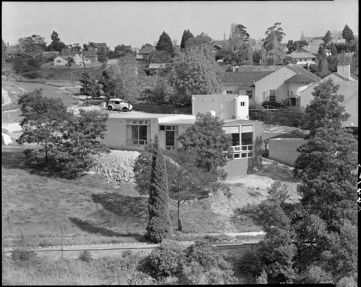 Belvedere home at Kew designed by John and Phyllis Murphy (1951)