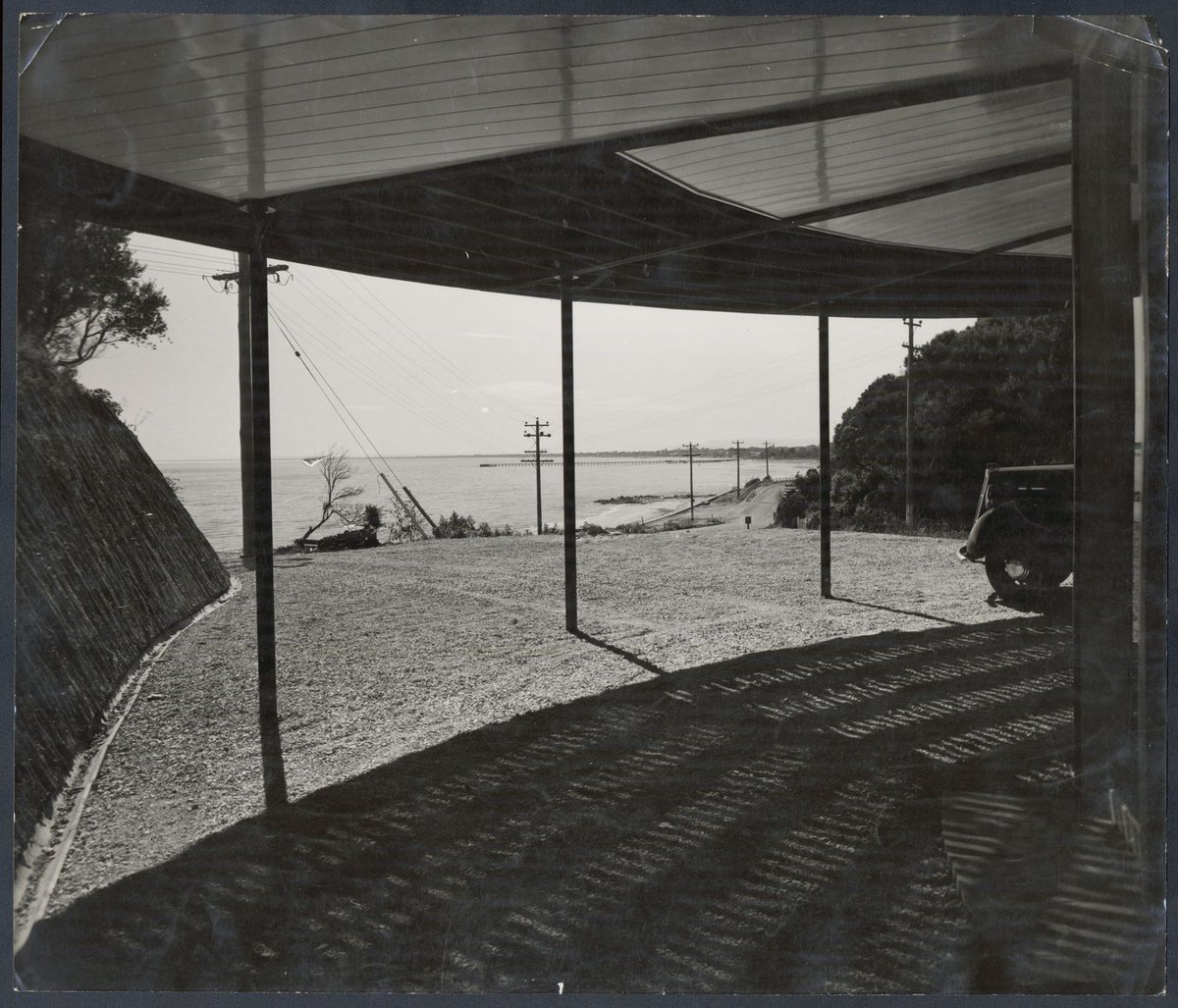 Henty house, Nepean Highway, Frankston, Victoria (1953)