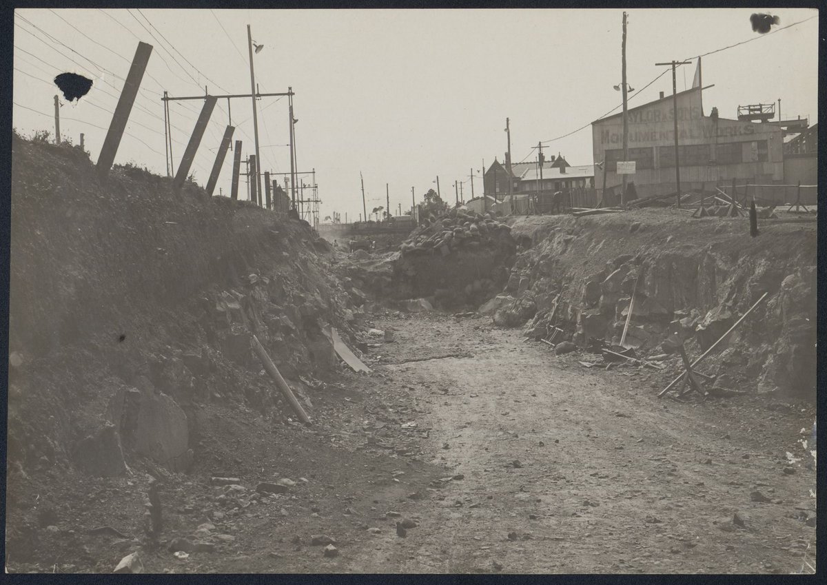 South Kensington to West Footscray, excavating (1926)