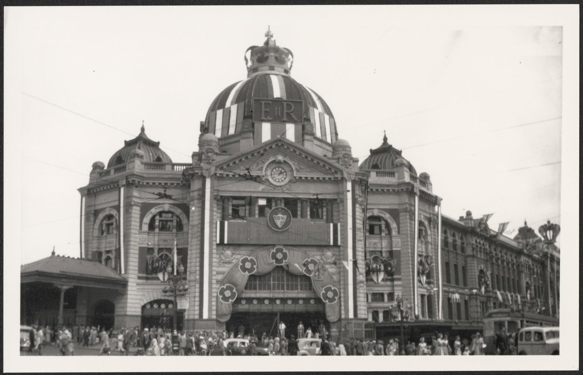 Melbourne at the time of Queen Elizabeth's visit 1954