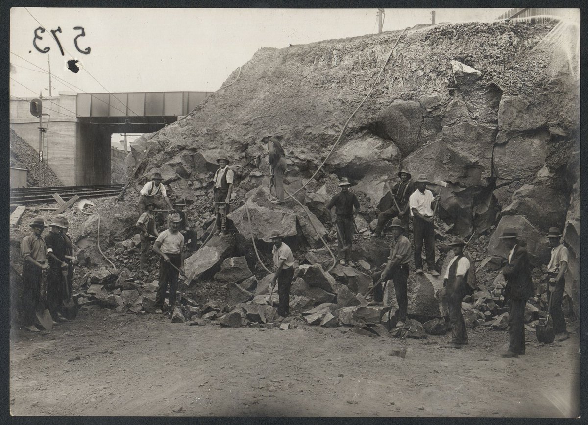 "South Kensington to West Footscray, earthworks" (1927–28)