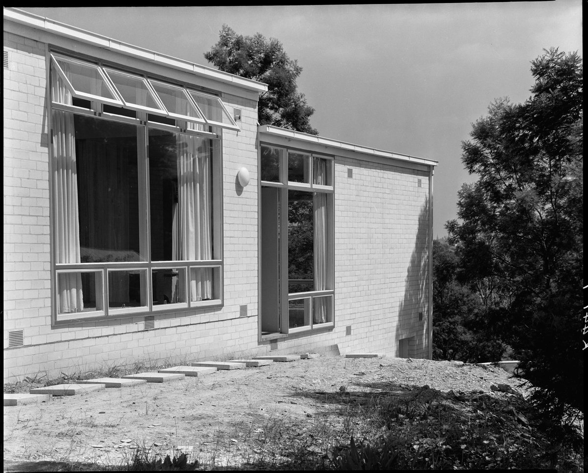 Belvedere home at Kew designed by John and Phyllis Murphy (1951)