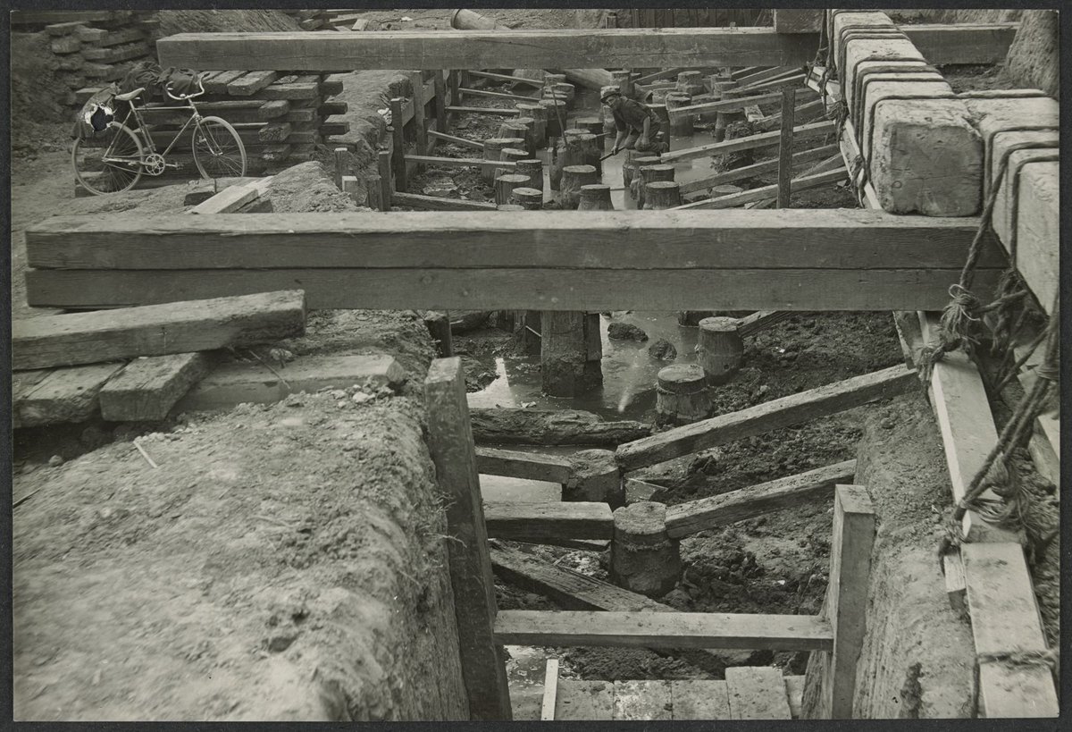 South Kensington to West Footscray, Dynon Road bridge (1927)