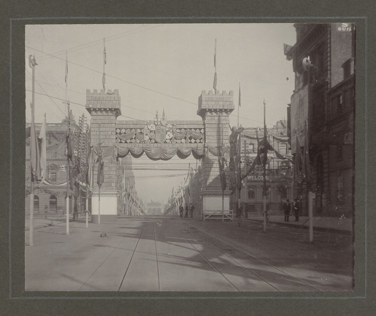Decorations in Melbourne streets celebrating the visit of the Duke and Duchess of Cornwall and York (1901)