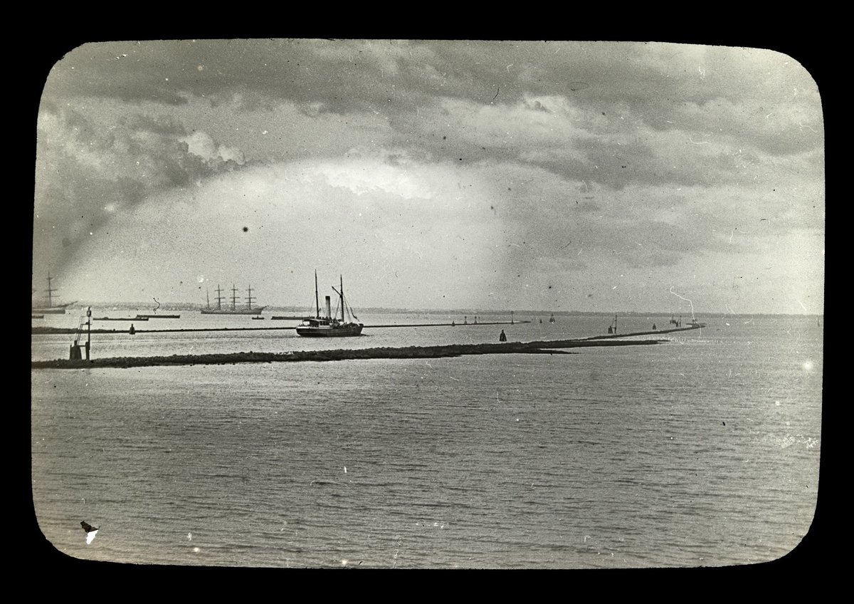Breakwaters on the Yarra River, Melbourne (1909)