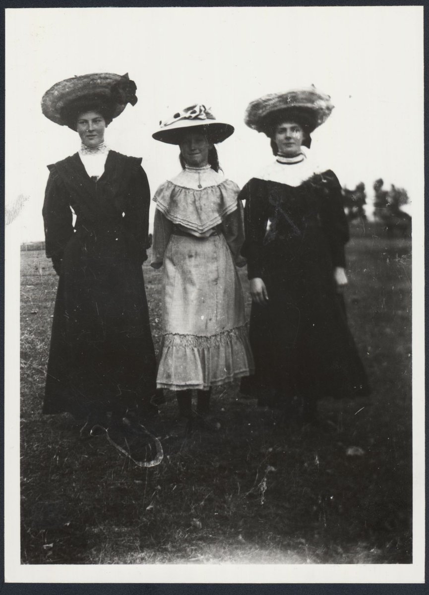 Collection of images of unidentified people and places, in Melbourne and possibly around the Warrnambool area (1984?)
