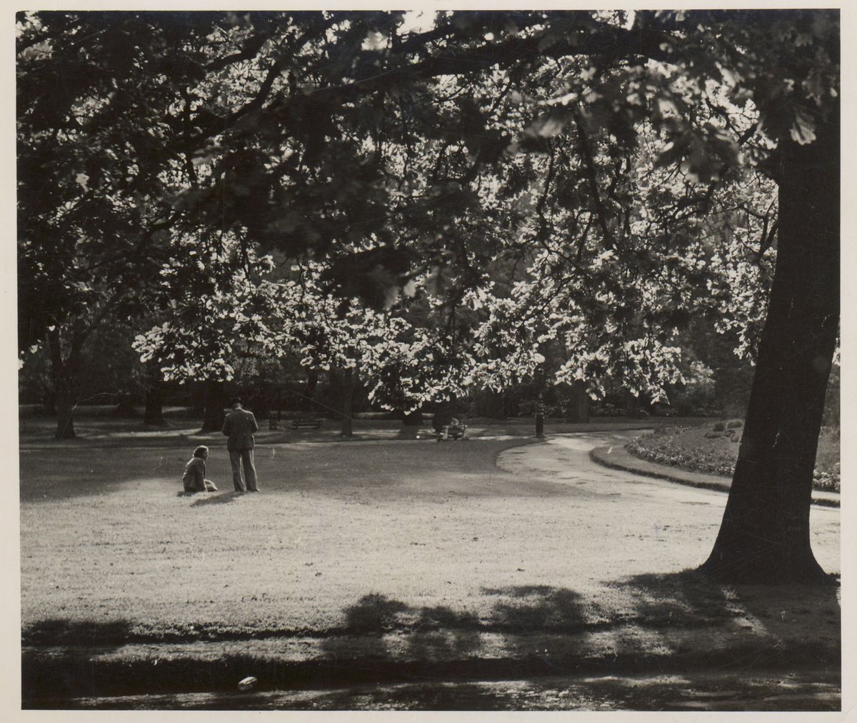 Glimpse of the Fitzroy Gardens, East Melbourne (1950?)