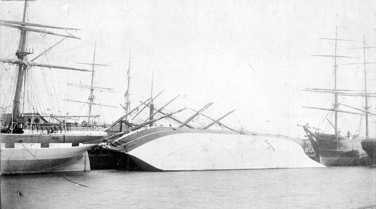 AN ACROBATIC FEAT PERFORMED BY JOHN O'GAUNT AT WILLIAMSTOWN RY [possibly railway] PIER (1946)