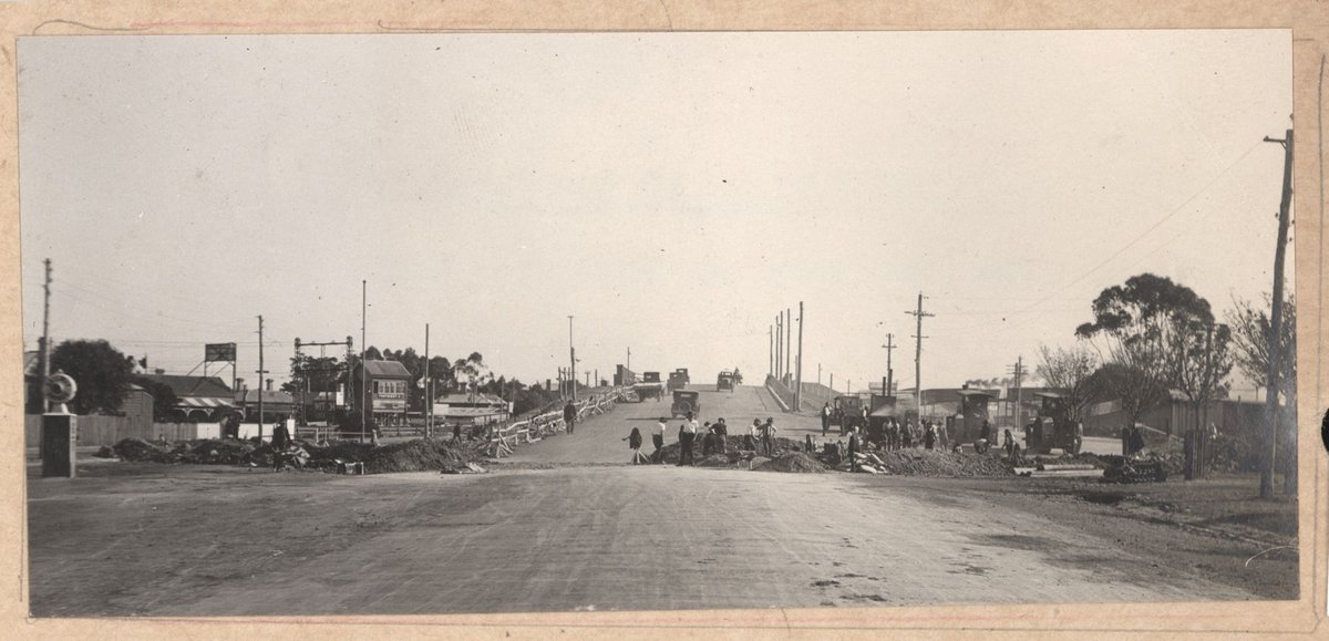 South Kensington to West Footscray, bridge at Geelong Road (1927–28)