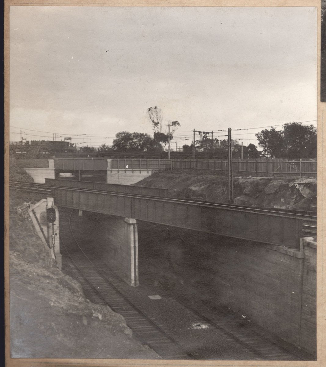 South Kensington to West Footscray - bridge under passenger approach to Footscray station and bridge under Bendigo line (1927–28)