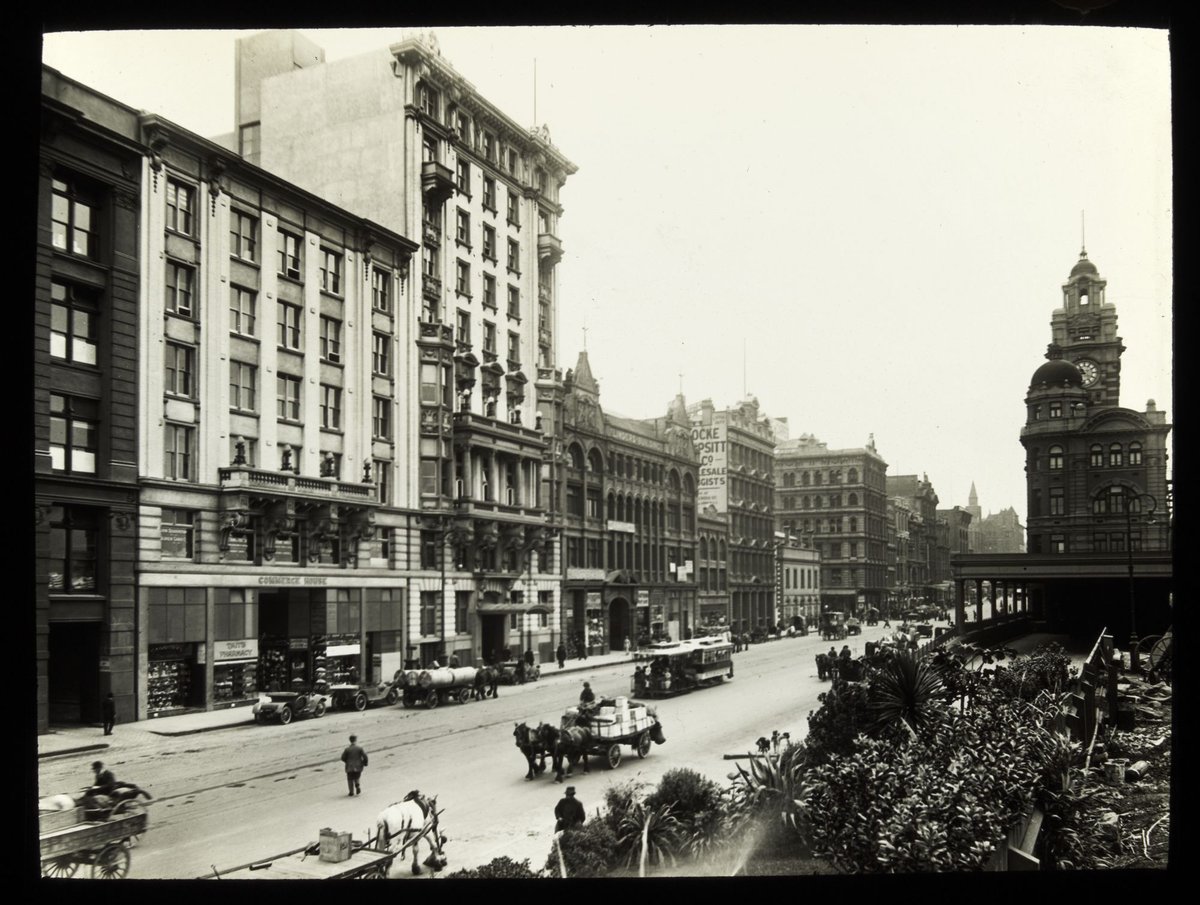 Flinders Street, looking East, Melbourne City (c. 1910)