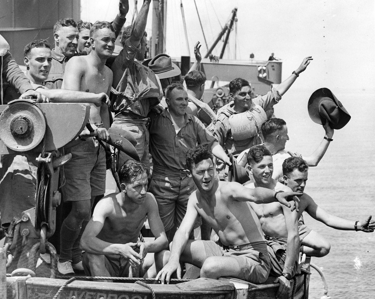 A.I.F. troops leaving from Port Melbourne for service overseas (1941)