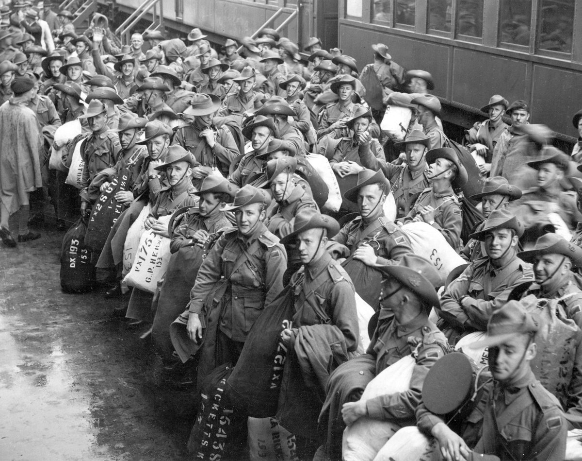 Movement of troops in Melbourne during World War II, Port Melbourne (1940–43)