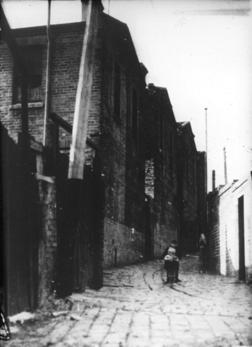 [North Melbourne] Erskine Place (c. 1935)