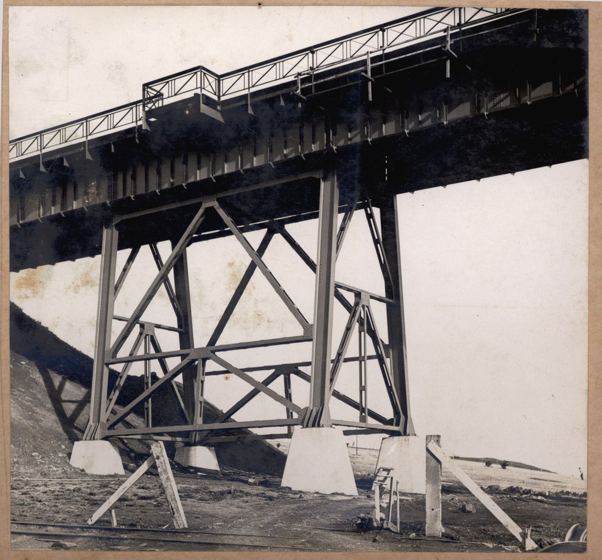 Albion to Broadmeadows - steelwork for viaduct at Moonee Ponds Creek (1928)