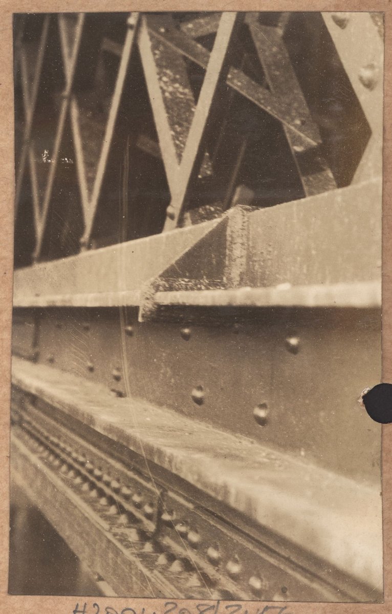 Reconditioning Hawthorn bridge - 157' spans (c. 1930)