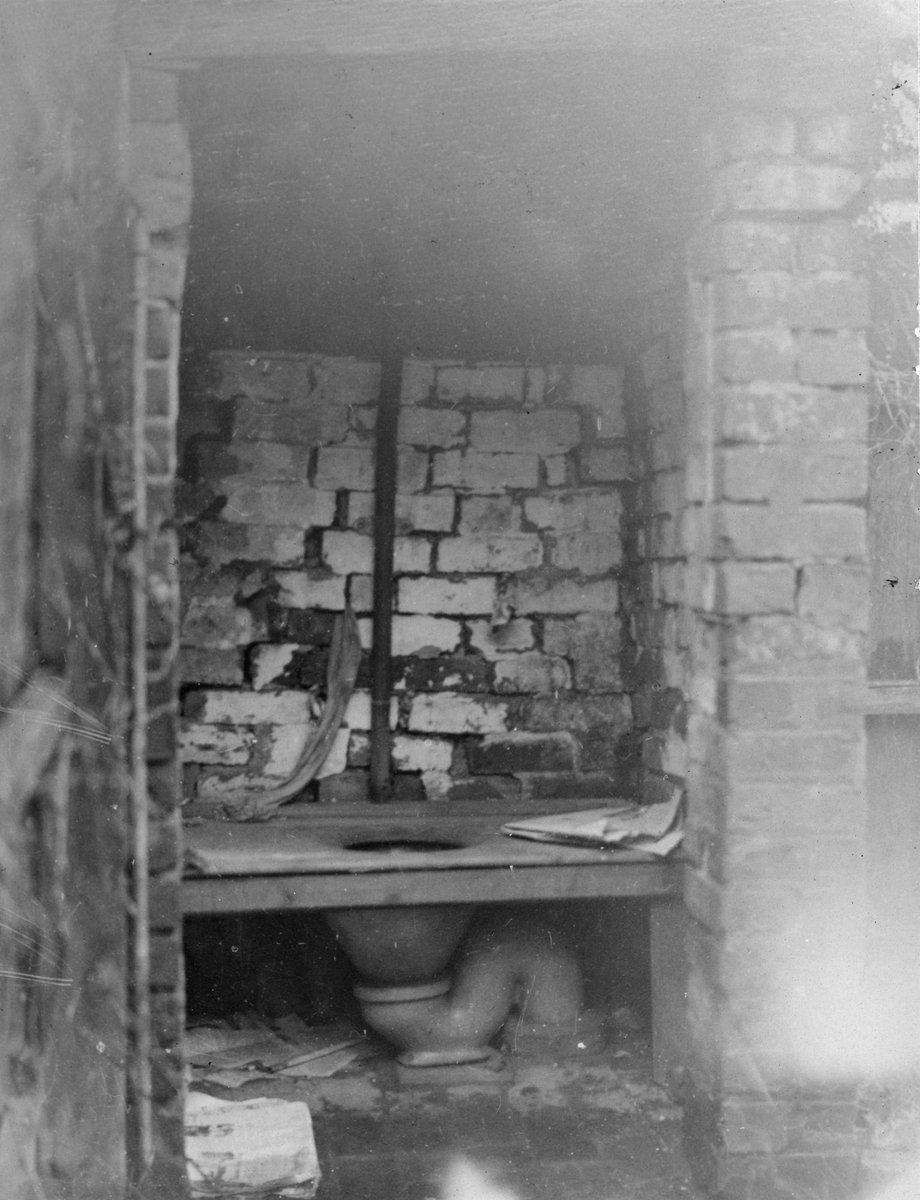 Carlton. Lavatory, 48 Palmerston Street (c. 1935)