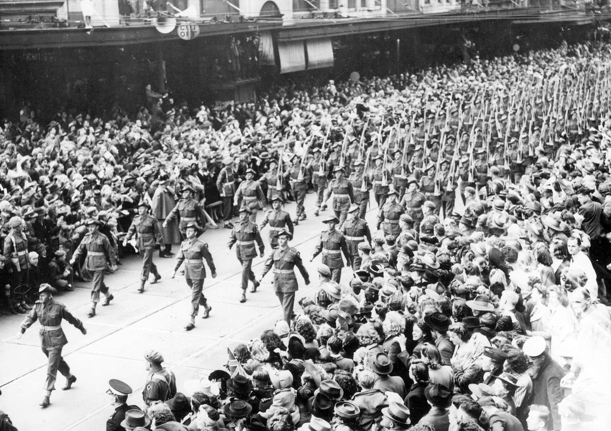 Army men of the 7th Division as they march through the streets of Melbourne, Victoria (1944)