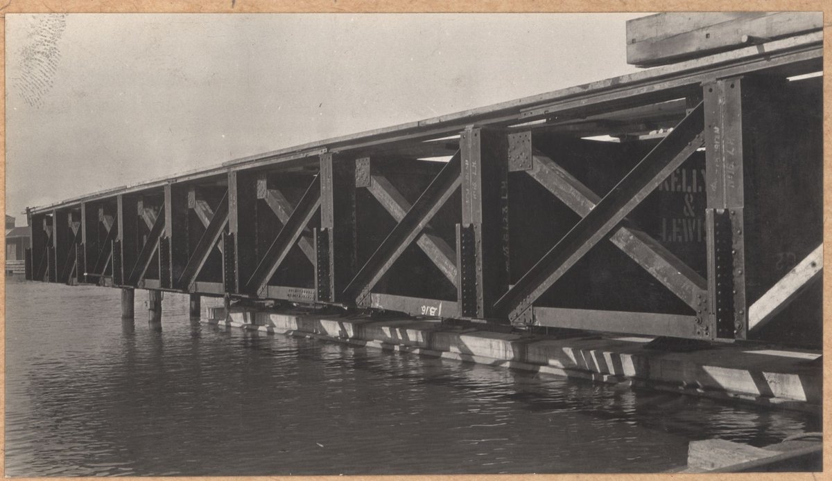 Spencer Street bridge, concrete deck, Melbourne City (1929)