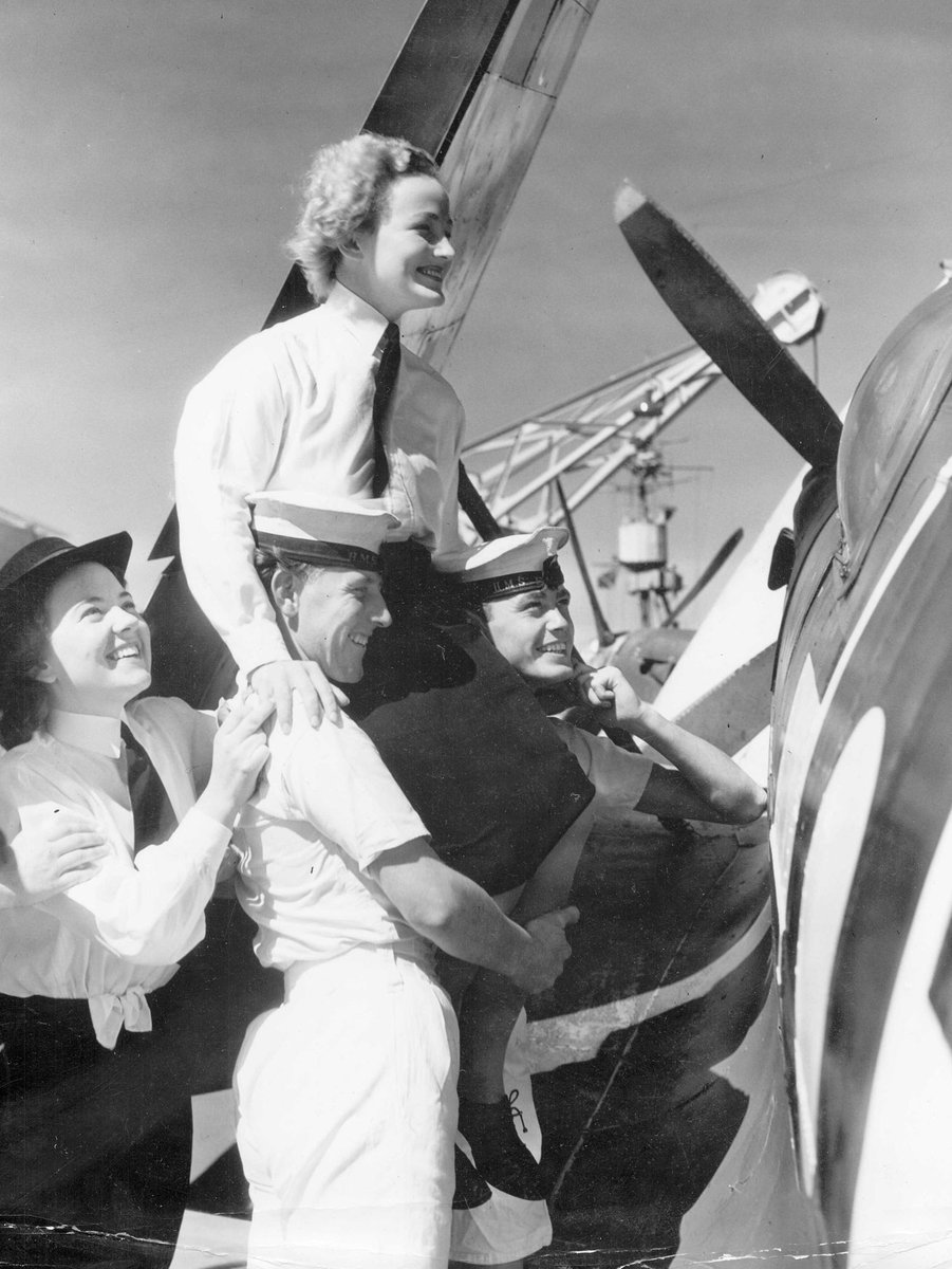 Visit by British aircraft carriers H.M.S. Glory, H.M.S. Indefatigable, H.M.S. Venerable, H.M.S. Implacable to Melbourne, 1946, Port Melbourne