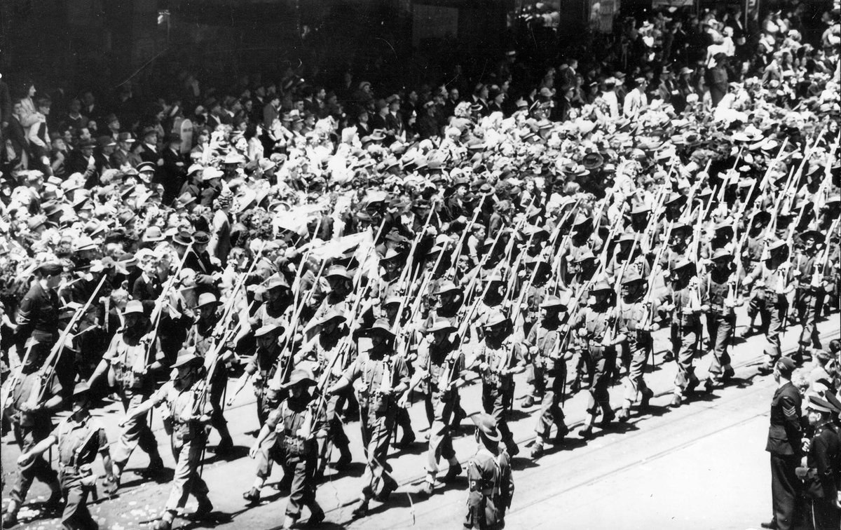 17th Brigade marching through Melbourne, Melbourne City (1940–46)