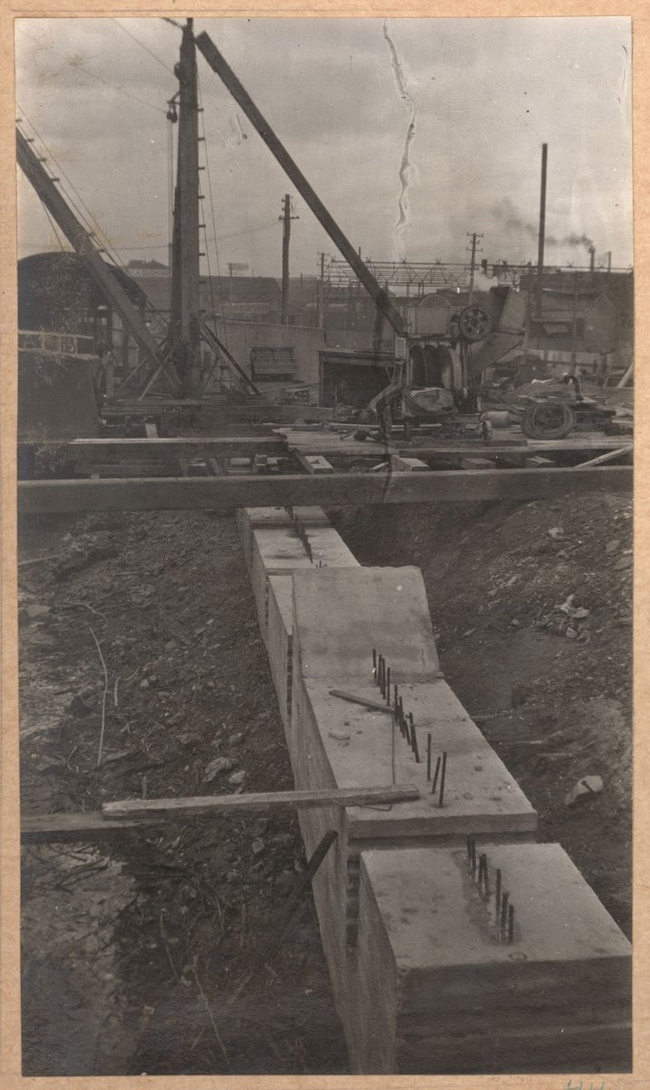 Spencer Street bridge - south abutment, Melbourne City (1928)
