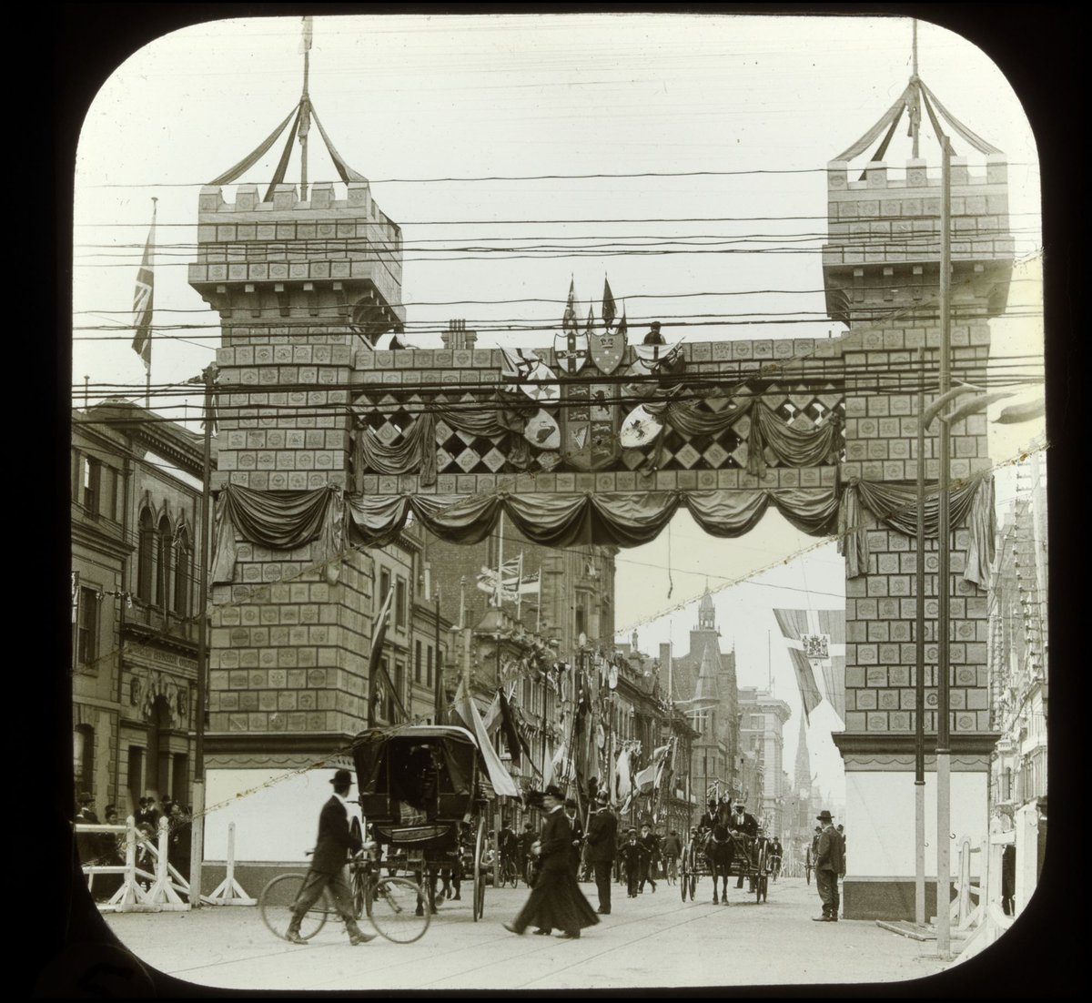 [The Butter Arch, Swanston Street, Melbourne, part of Commonwealth celebrations], Melbourne City (1901)