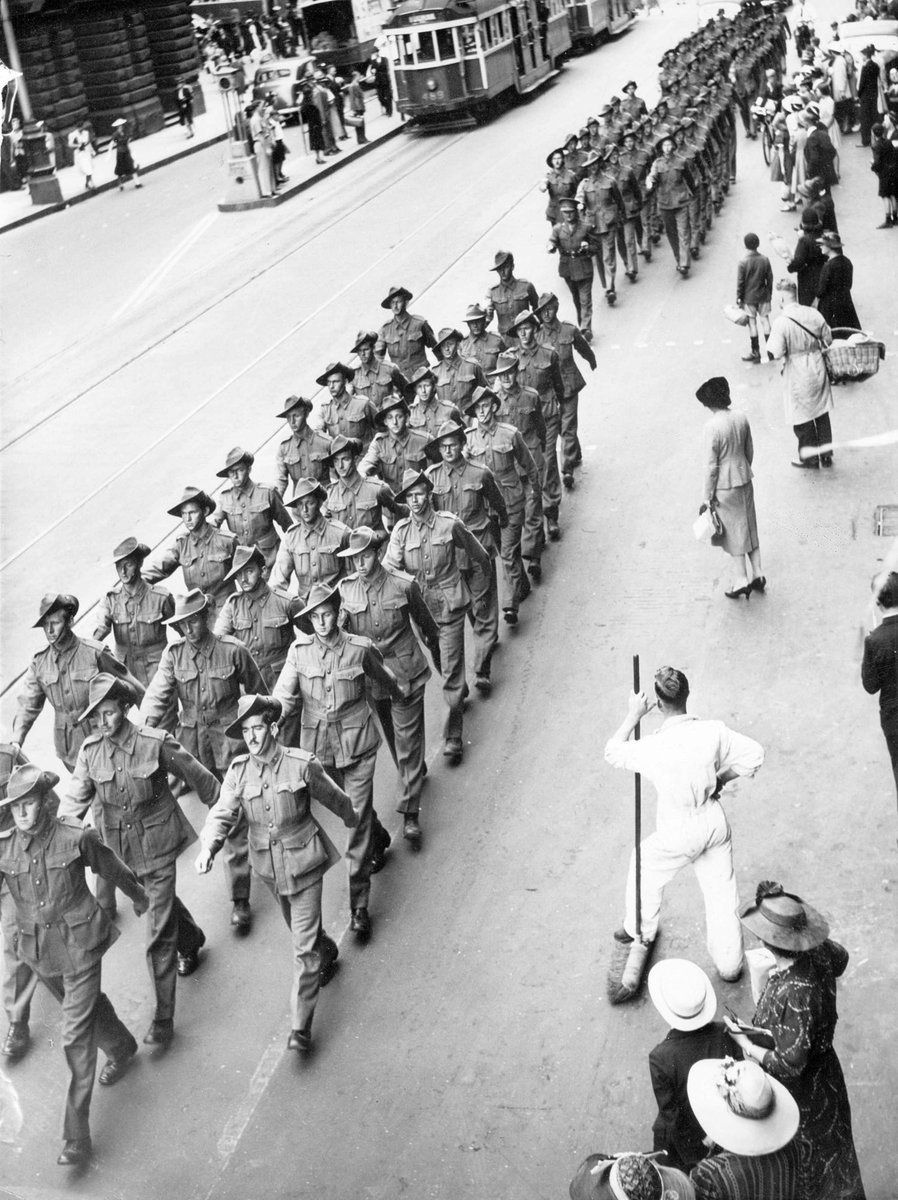 Australian soldiers marching through Melbourne streets, Melbourne City (1940–45)
