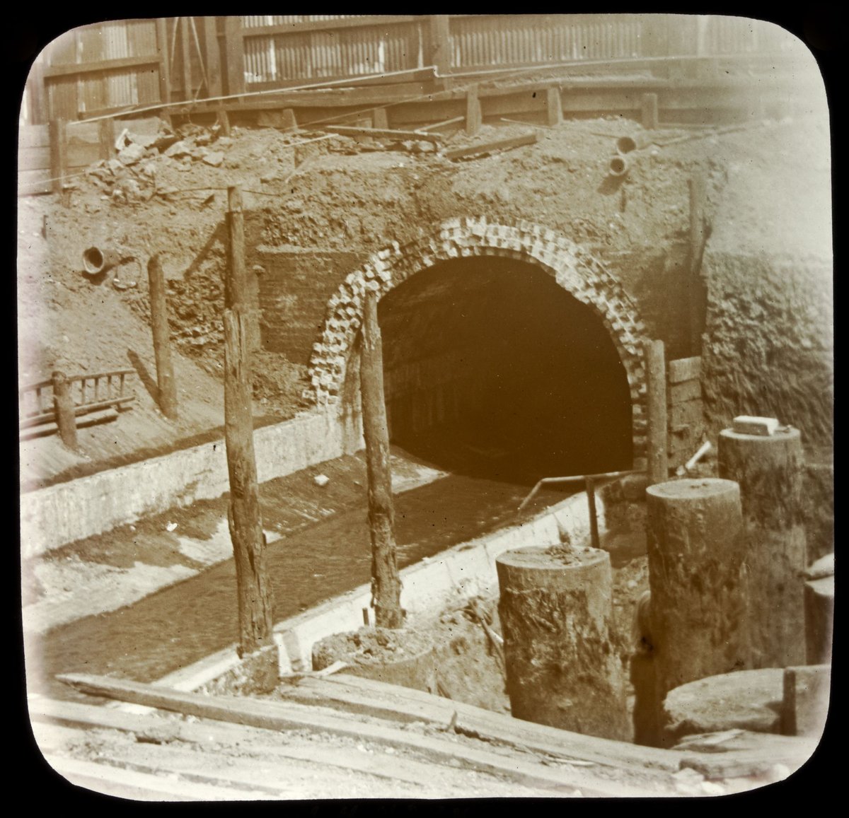 Sewer under Flinders St. Railway Stn. 1902, Melbourne City