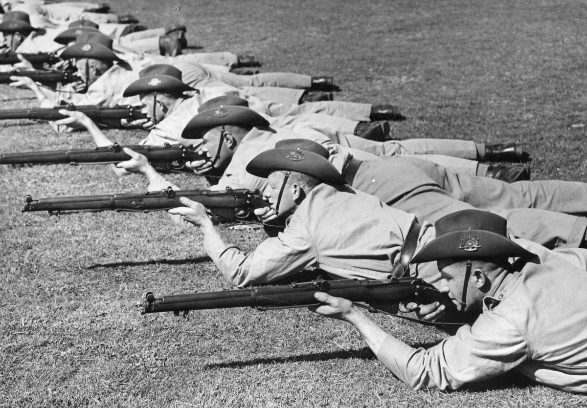 Soldiers receiving rifle instruction and at target practice in Dandenong (1937–43)