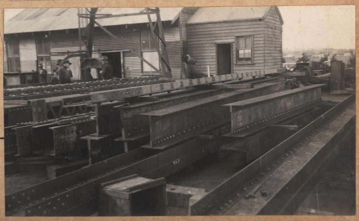 South Kensington to West Footscray, Bridge over Maribyrnong River : 175 ft. truss span (1927)