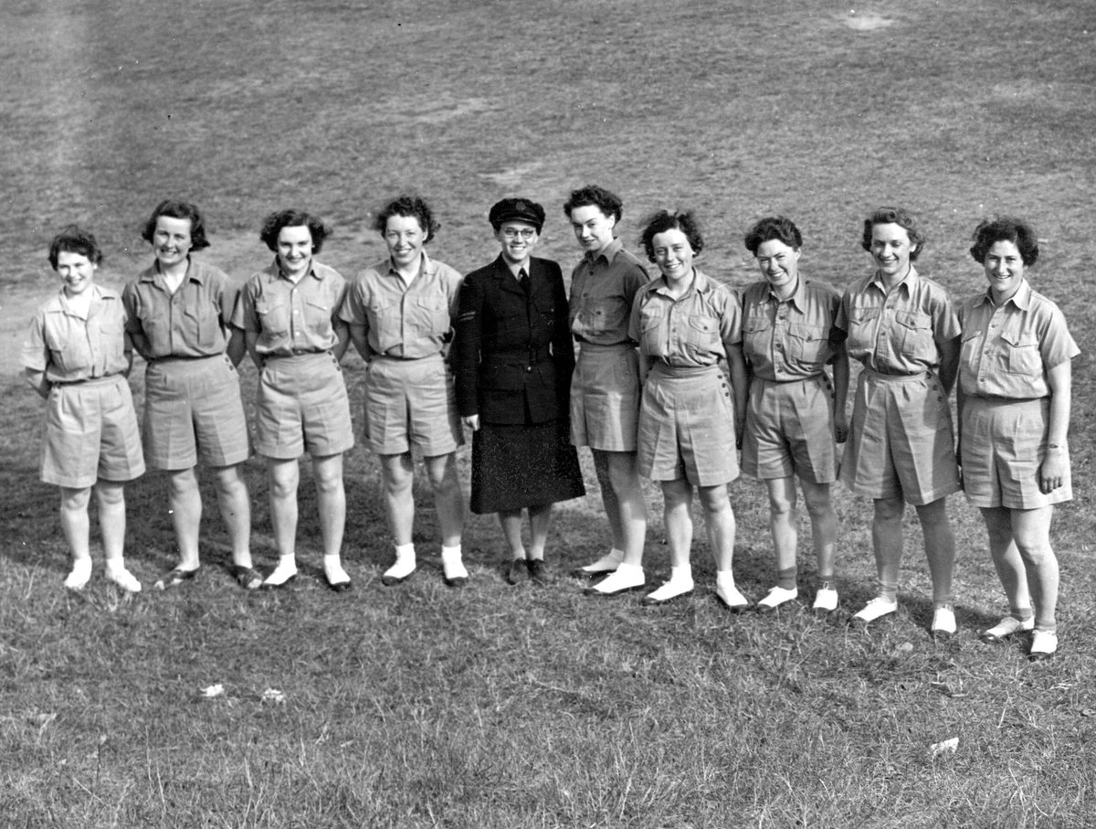 W.A.A.A.F. women at Officers' Training School, Melbourne (1942–43)