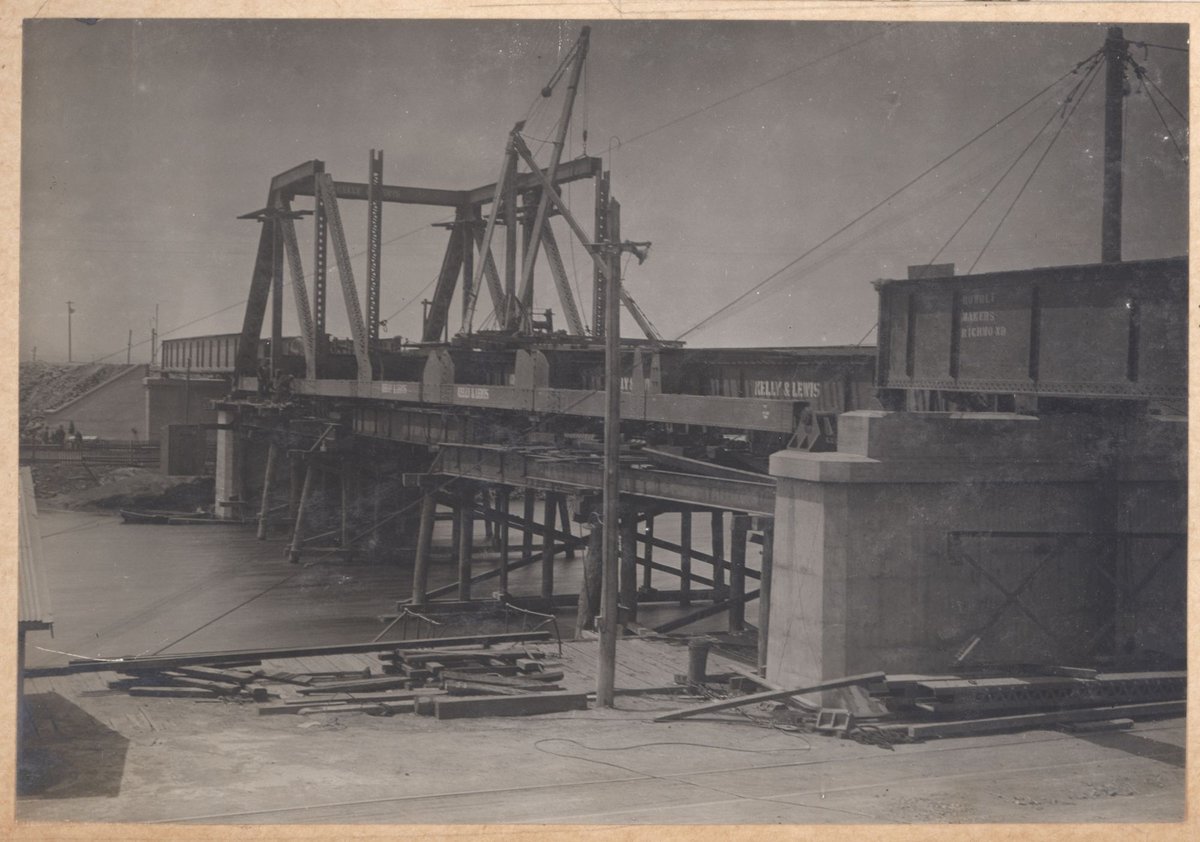 South Kensington to West Footscray, Bridge over Maribyrnong River : 175 ft. truss span Maribyrnong River bridge (1928)