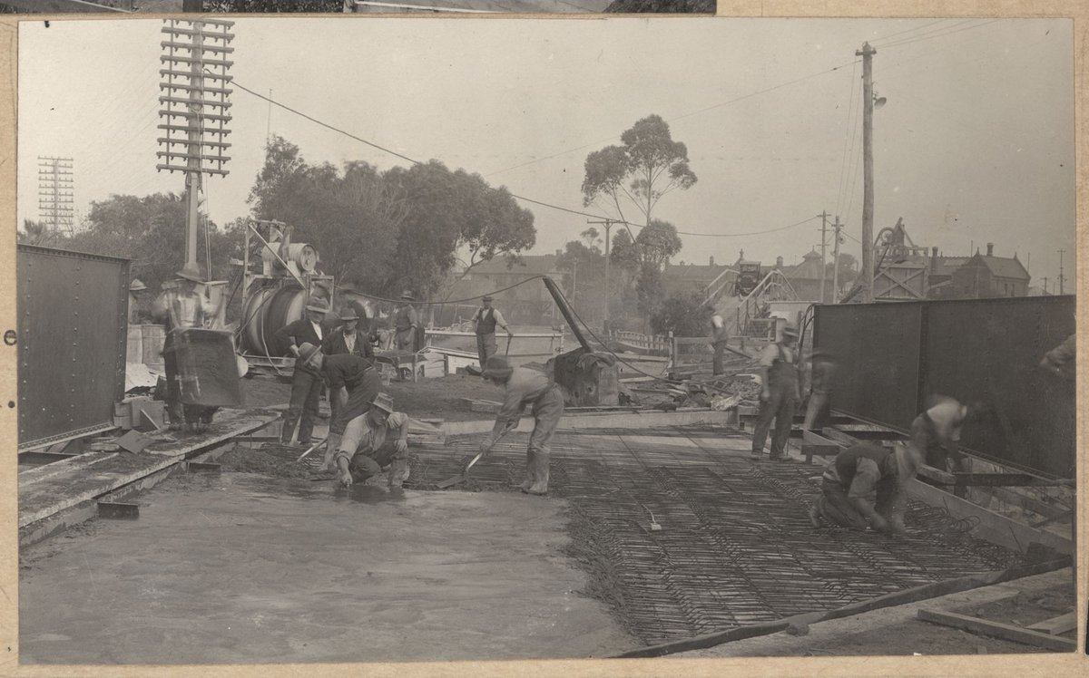 South Kensington to West Footscray - bridge under passenger approach to Footscray station and bridge under Bendigo line (1927–28)