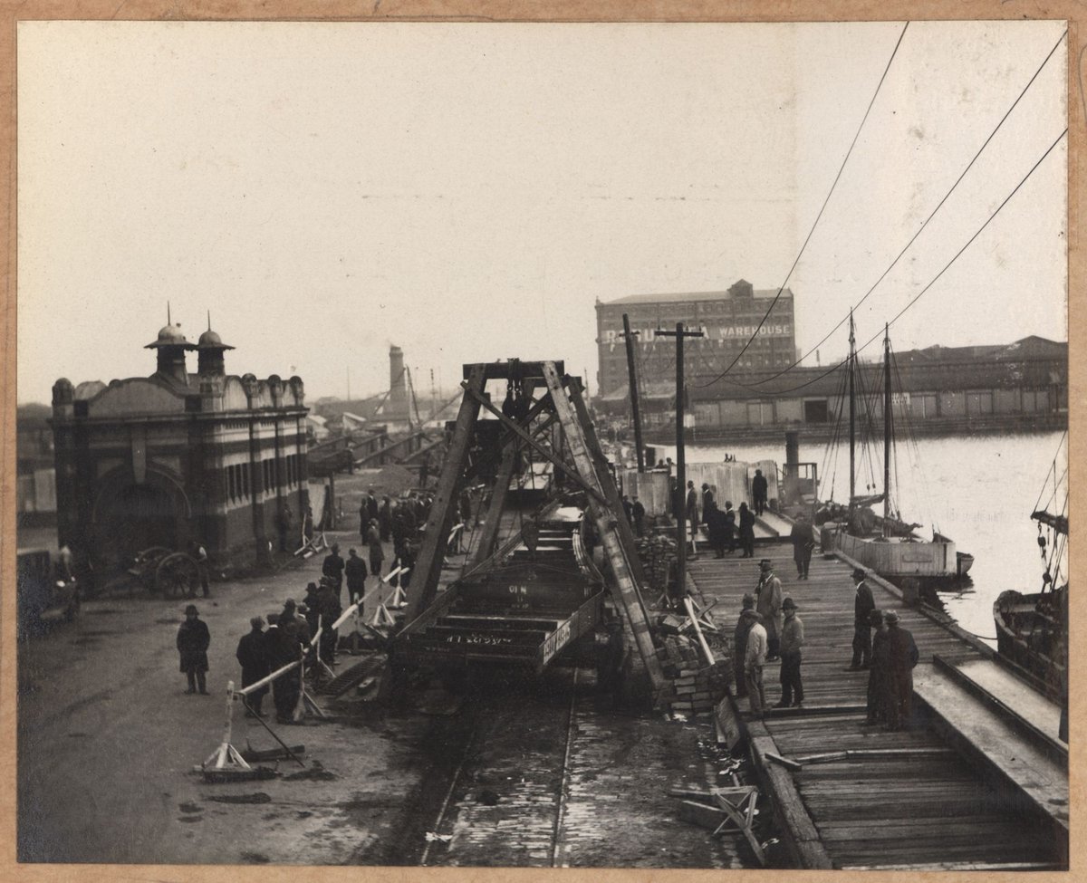 Spencer Street bridge, Melbourne City (1929)