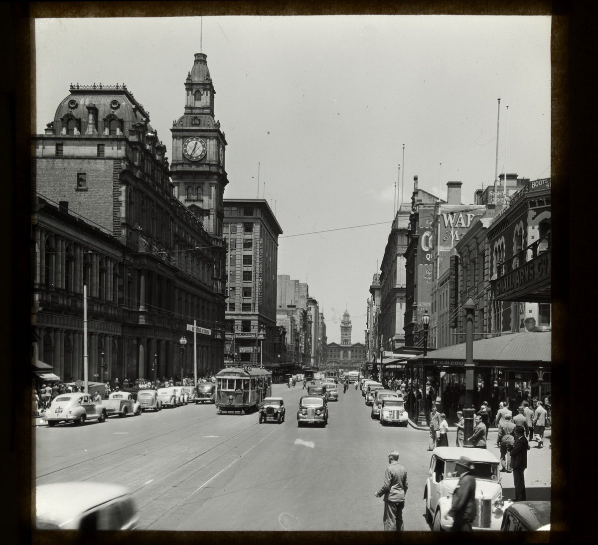 Elizabeth Street, Melbourne, looking south from Lonsdale Street, Melbourne City (1910–30)
