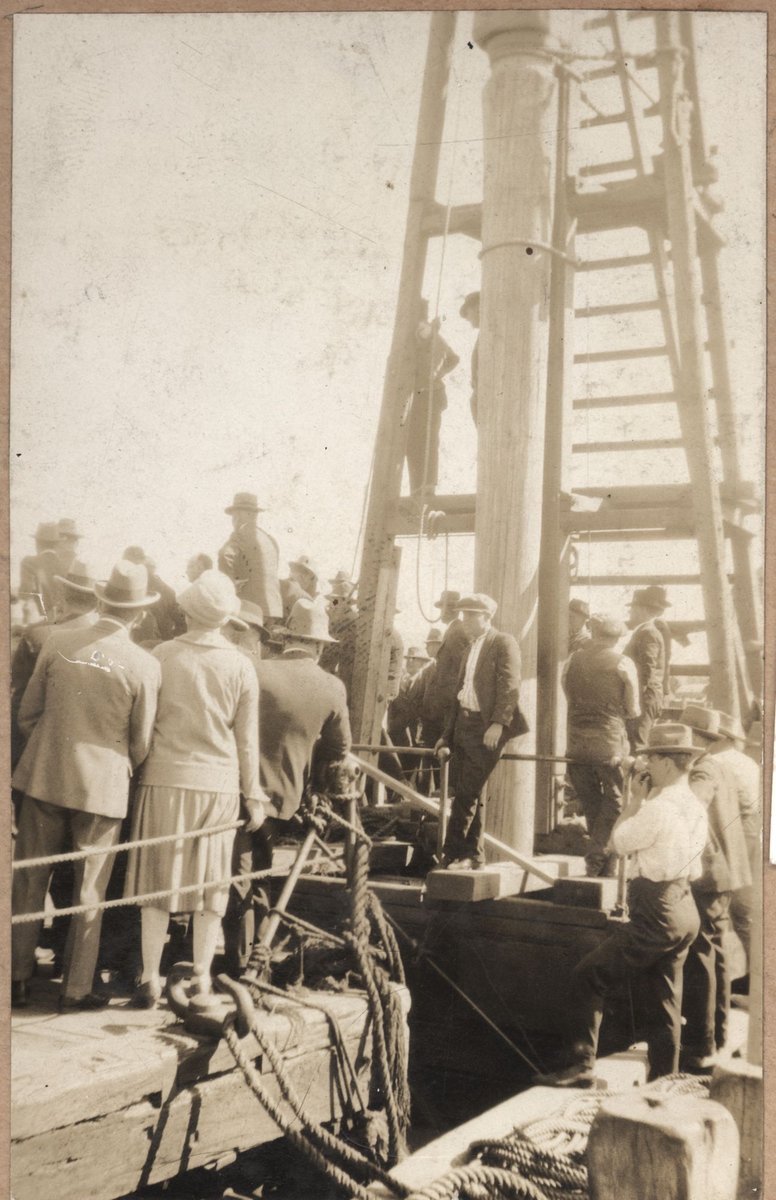 Driving first pile Spencer Street Bridge, Melbourne, Vic, Melbourne City (1927)