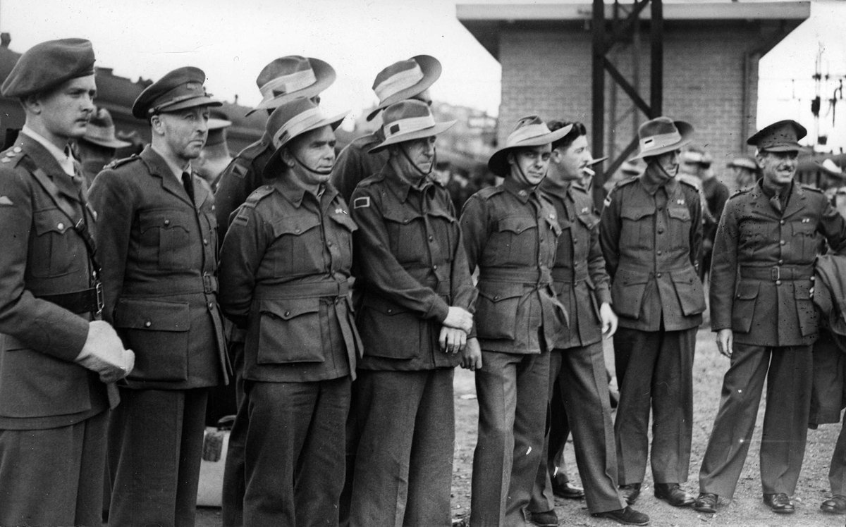 Repatriated P.O.W.s at Spencer St[reet] Station, [Melbourne], Melbourne City (c. 1944)