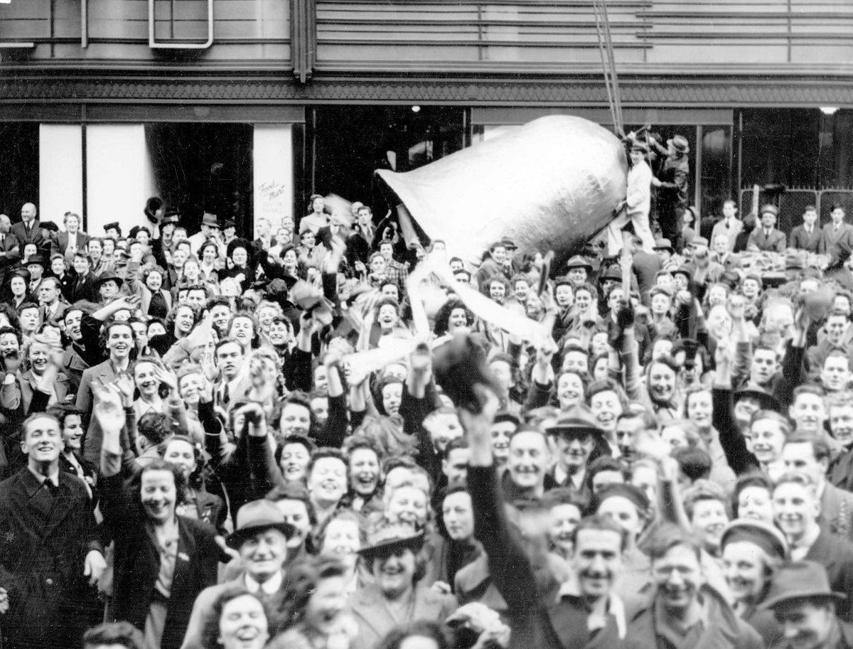 Victory celebrations in Melbourne, Melbourne City (1942–48)