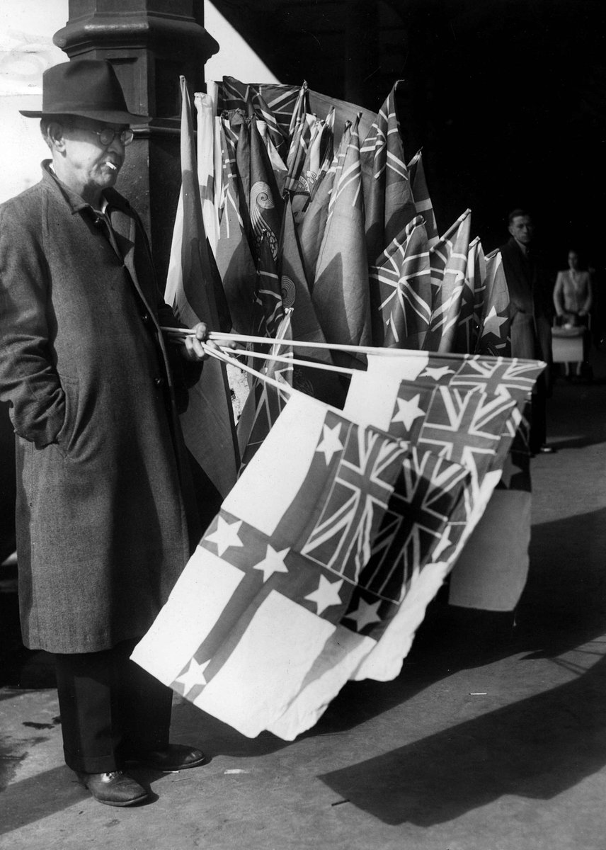 V-E Day and armistice celebrations, Melbourne, Victoria, Heidelberg (c. 1945)
