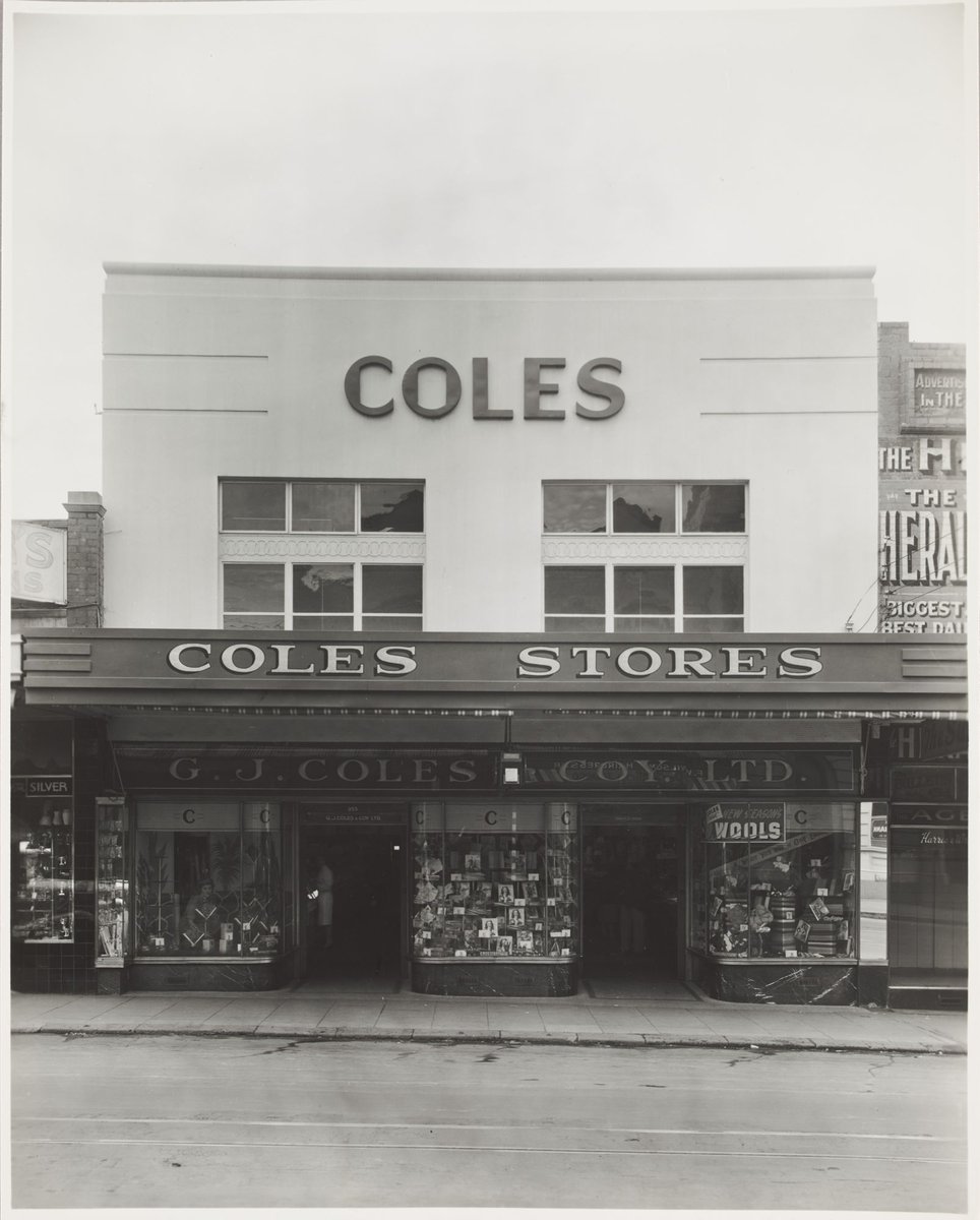 Exterior view of Coles Northcote Store No. 16 (1947)